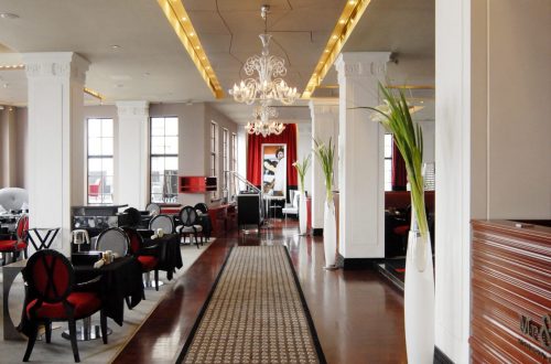 The Choice is Shanghai! 6 MMB ENTRACE CORRIDOR photo Artbeat 2 The Choice is Shanghai! EAT LOVE SAVOR International luxury lifestyle magazine and bookazines