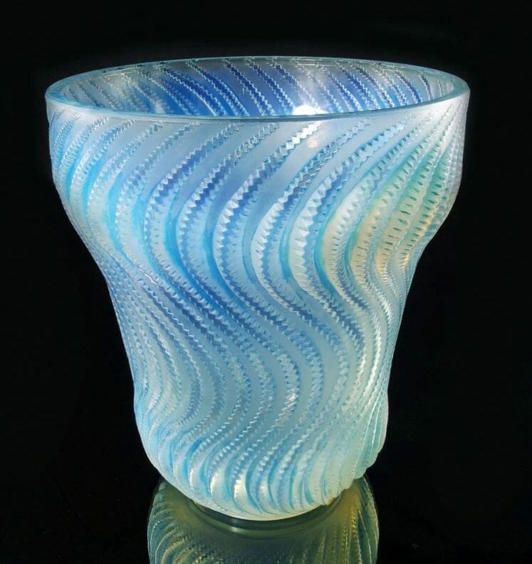 Decorative Arts & Modern Design, Roseberys London Fine Art Auction 3 Rene Lalique Actinia vase Decorative Arts & Modern Design, Roseberys London Fine Art Auction - EAT LOVE SAVOR International Luxury Lifestyle Magazine