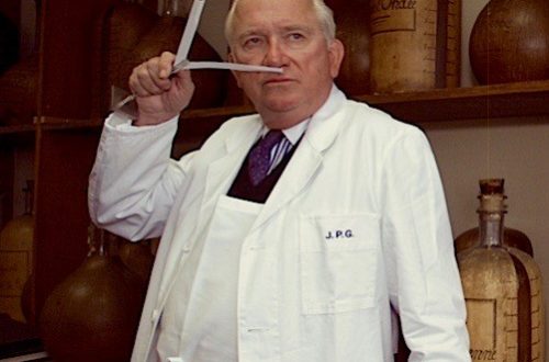 Jean-Paul GUERLAIN Joins French Start-up 'My Exclusive Collection' to Create Exceptional Perfumes 50 Jean Paul GUERLAIN Jean-Paul GUERLAIN Joins French Start-up 'My Exclusive Collection' to Create Exceptional Perfumes EAT LOVE SAVOR International luxury lifestyle magazine and bookazines