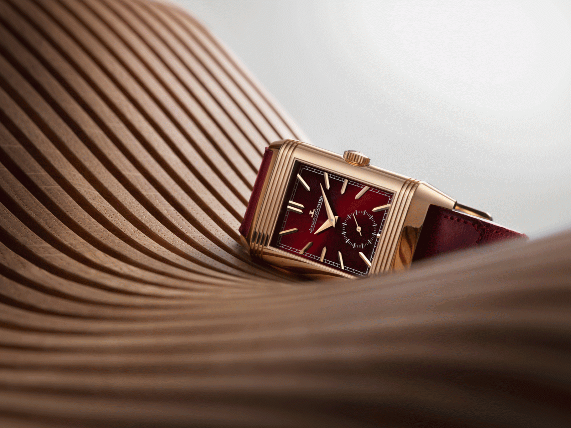 Jaeger-LeCoultre Reverso 90th anniversary special Tribute edition in burgundy red 2 reversotributeduofacefaglianolimited1 Jaeger-LeCoultre Reverso 90th anniversary special Tribute edition in burgundy red - EAT LOVE SAVOR International Luxury Lifestyle Magazine